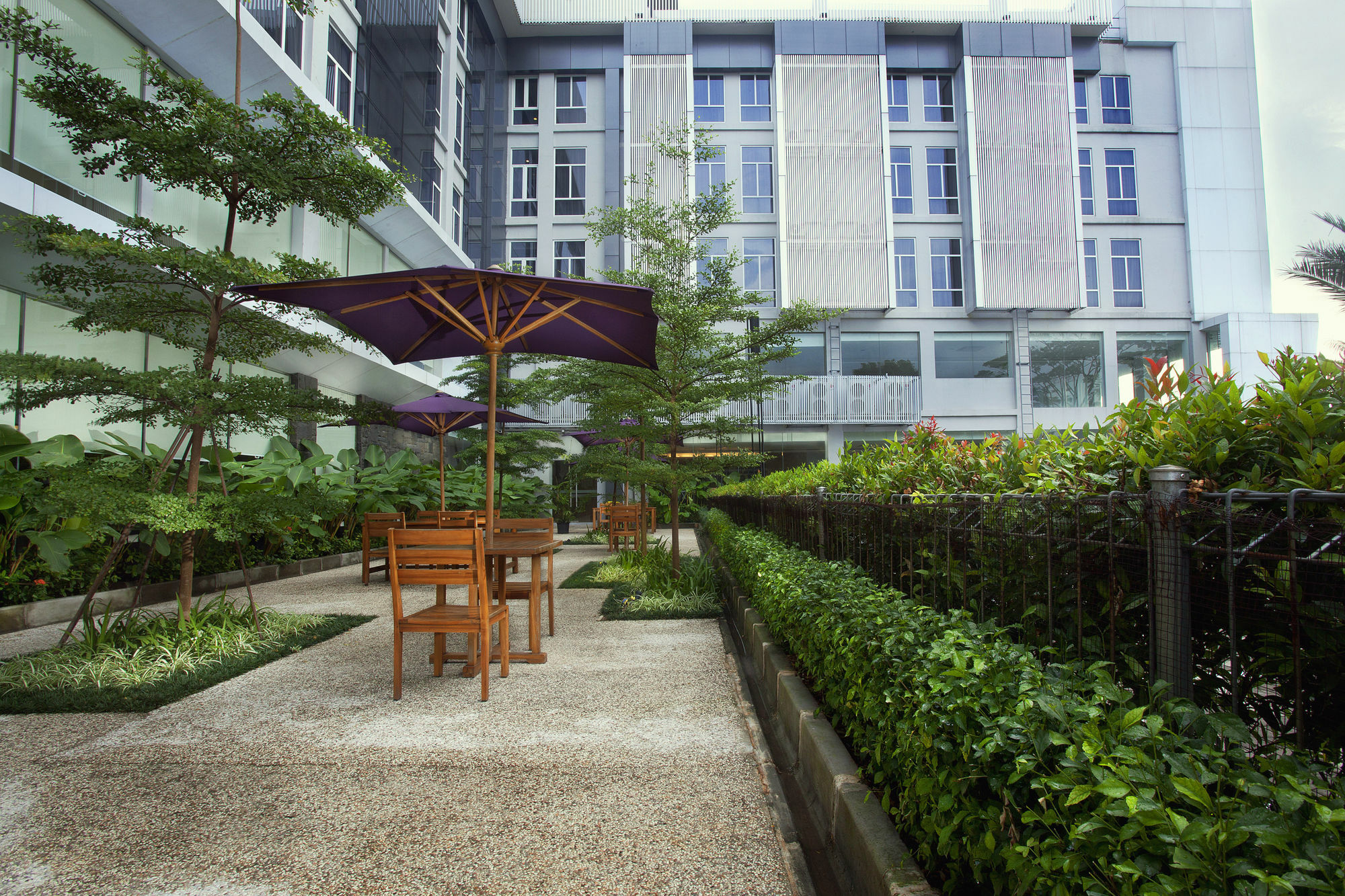 โรงแรมยาสมิน คาราวาชี่ ทังเกอรัง ภายนอก รูปภาพ